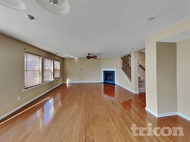 Photo - 2419 Harwood Hills Ln