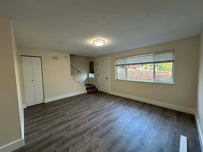 Photo - 335 SW 1st St Unit 2