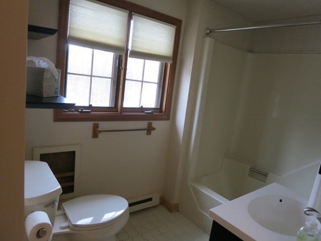 Photo - 192 Dutcher St Unit 2