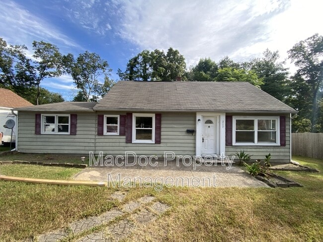 Building Photo - 217 Hillcrest Dr Rental