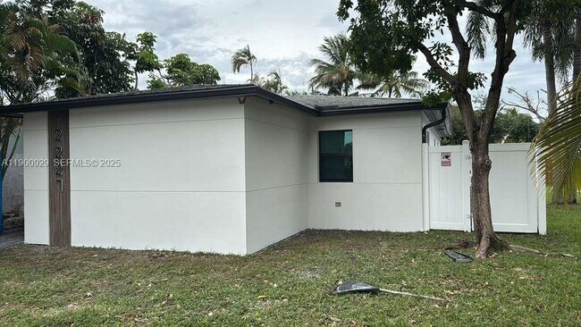 Photo - 2227 Roosevelt St