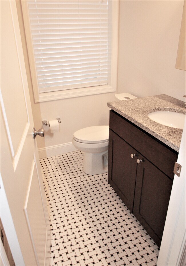 Renovated Hall Bathroom - 515 Fitzwater St Unit 1