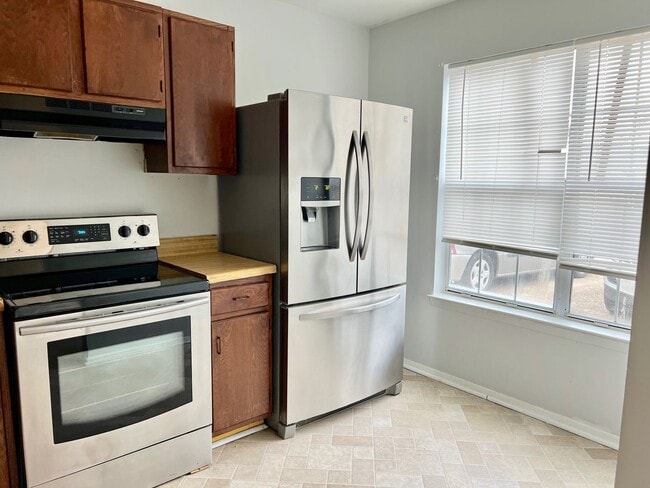Photo - 2BD/ 2.5BA Townhouse near Town Center! Was...