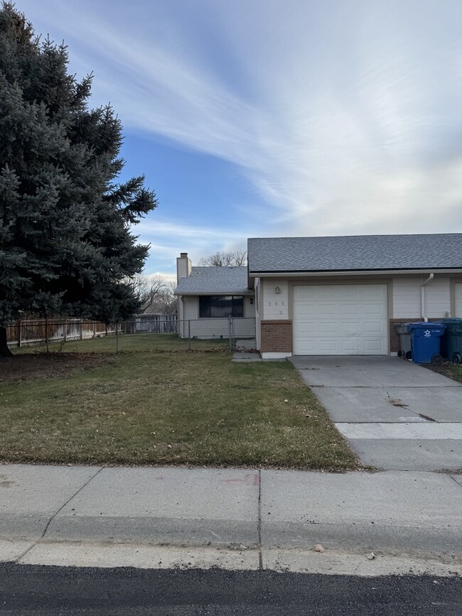 Photo - 995 Terrell Dr