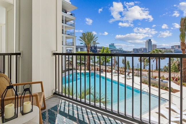 1BR, 1BA-758SF - Balcony