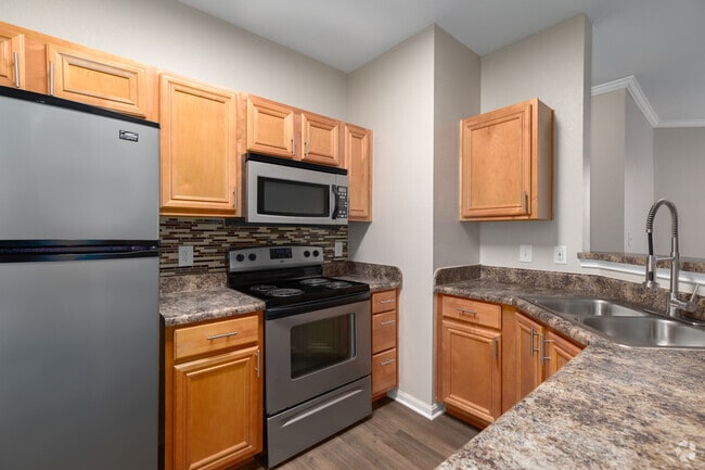 1BR, 1BA - 736SF Kitchen