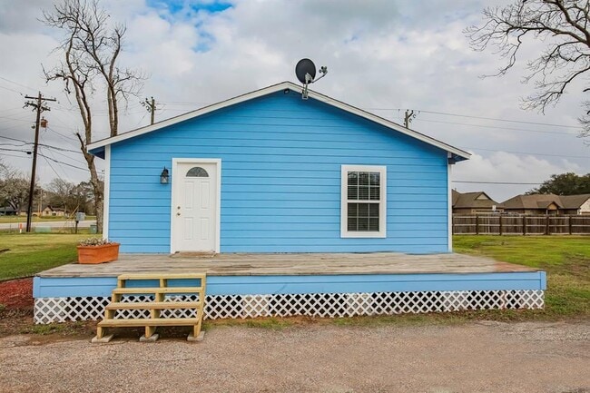 Photo - 1124 Cemetery Rd