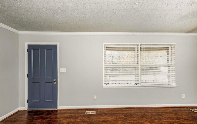 Photo - 2468 Watson Rd