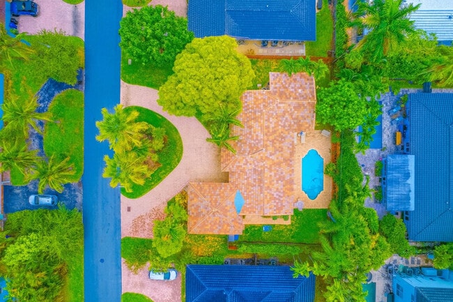 Building Photo - 2808 NE 22nd St