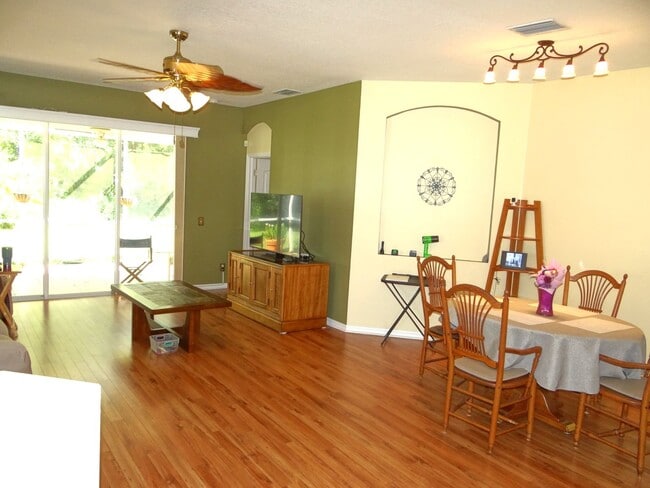 8572 Acorn Ridge Ct