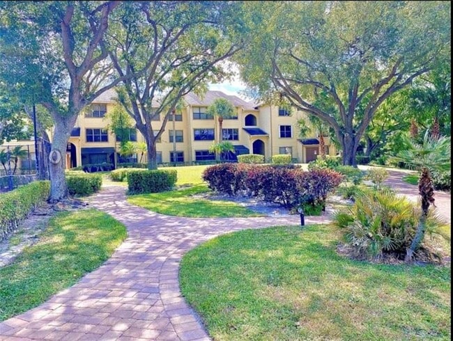 Building Photo - 2315 N Congress Ave Rental