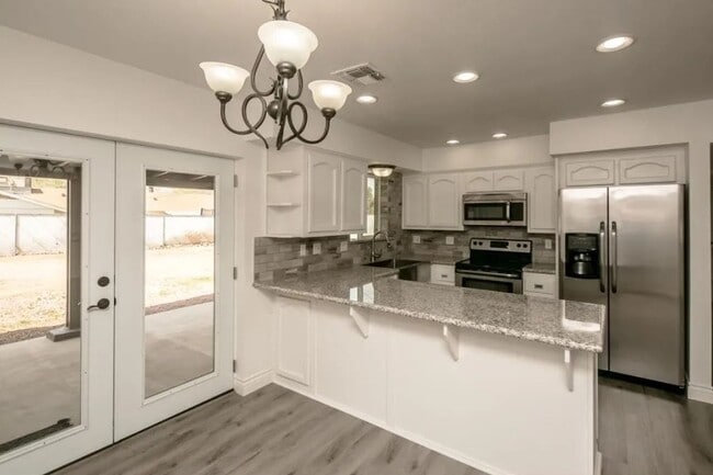 Photo - Remodeled 4-Bedroom Home in the Heart of K...