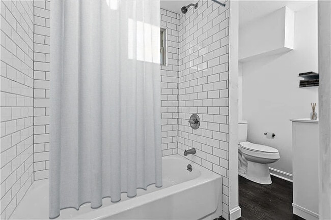 Photo - 4923 Butler St