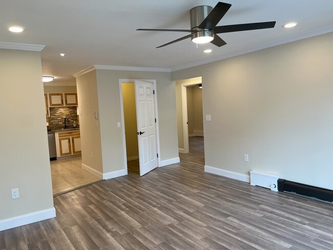Building Photo - 8 Northbrook Dr Unit 806