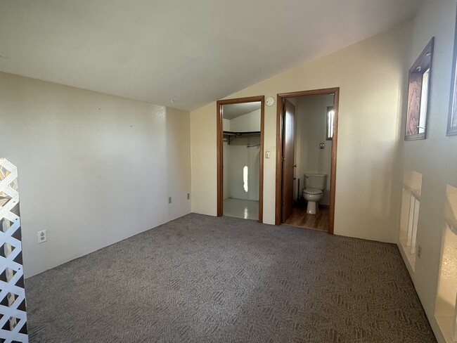 Photo - 41321 Ruth Way