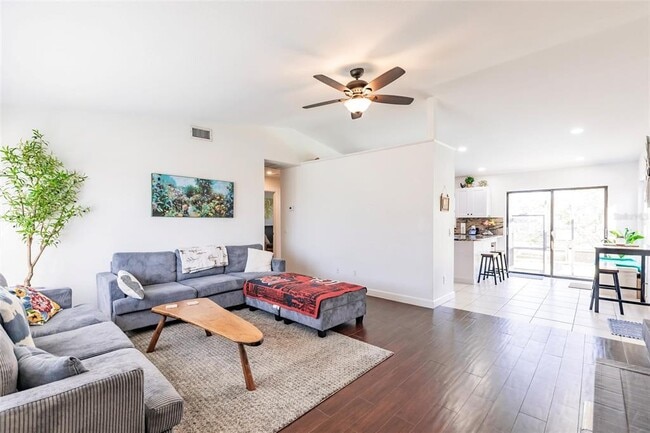 Photo - 156 Danforth Dr