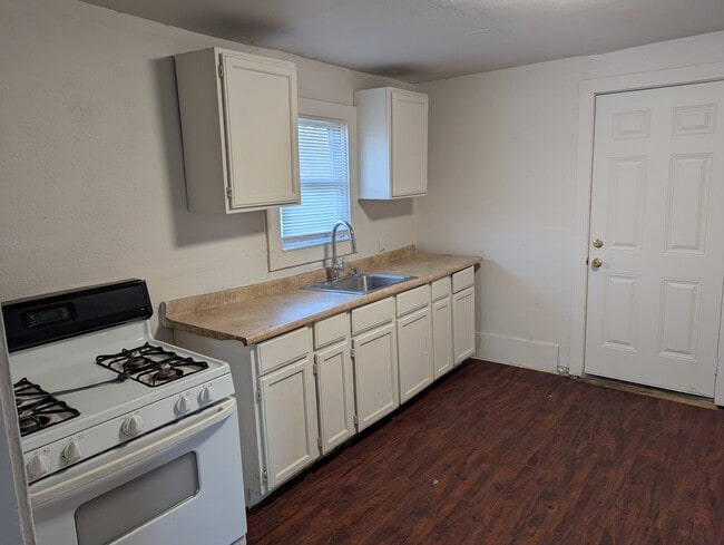 4106 Oxford Street