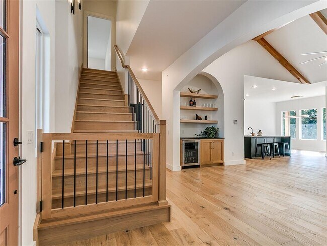 Photo - 2117 Aminas Wy