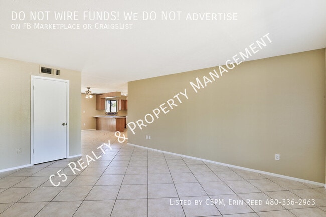 217 E Fordham Dr