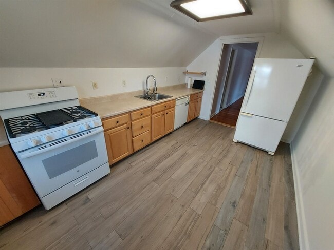 Photo - 48 W 32nd St