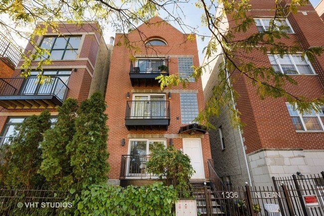 Building Photo - 4b3b Duplex Living in The Heart of Wicker ... Unit Apt 2