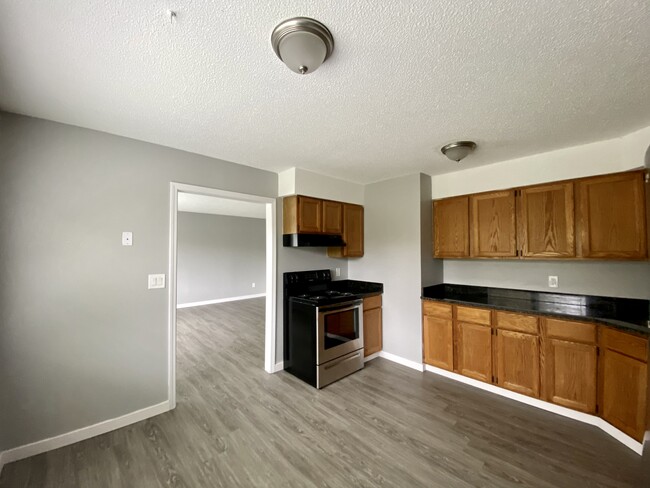 KITCHEN/F-H