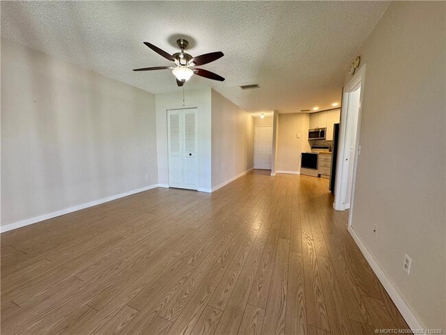 Photo - 2083 NE Collins Cir Unit 8-110