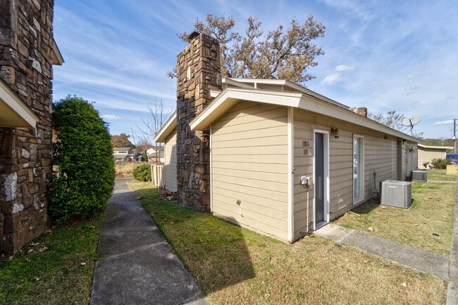 Photo - 13811 Turnberry Ln