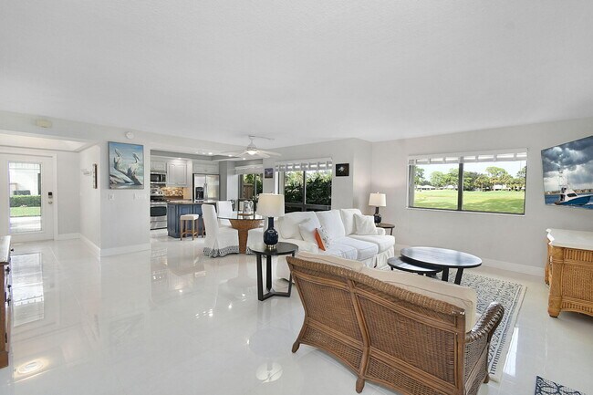 Photo - 460 Brackenwood Ln S