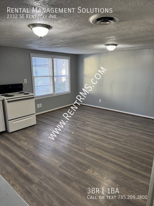 Photo - 2332 SE Kentucky Ave