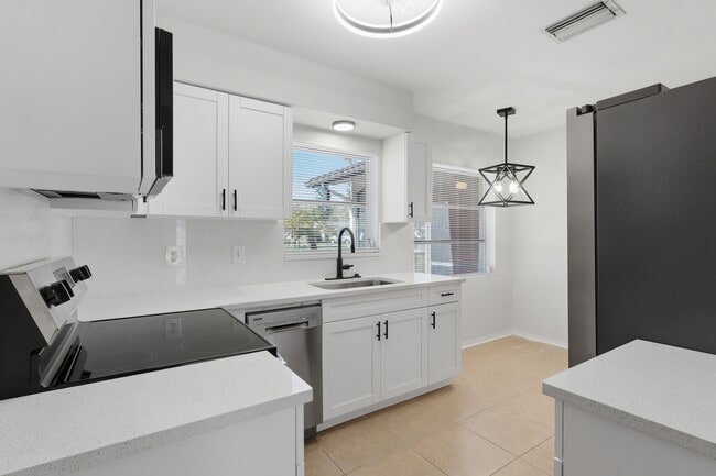 Photo - 5601 Forest Hills Dr