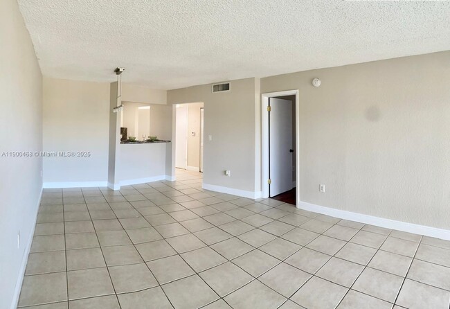 Photo - 4235 N University Dr Unit 310