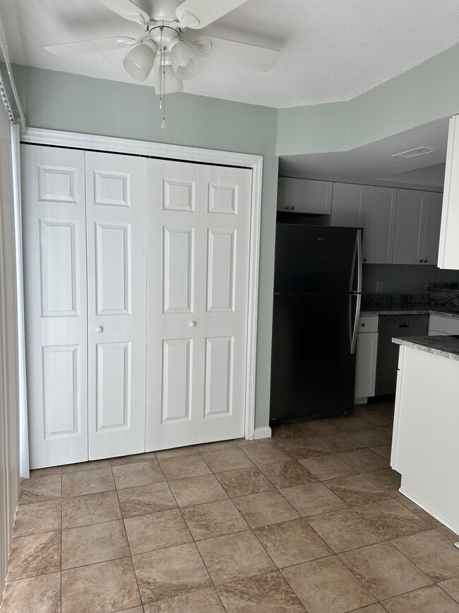 Photo - 100 Shadow Moss Pl Unit 70