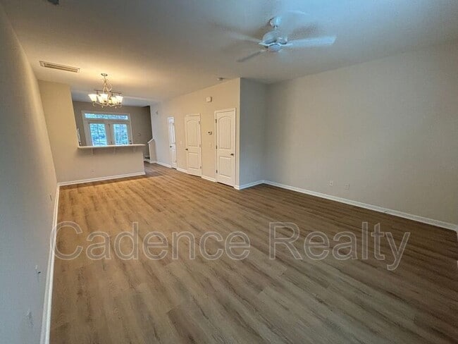 Photo - 202 Jordan Ln Unidad E