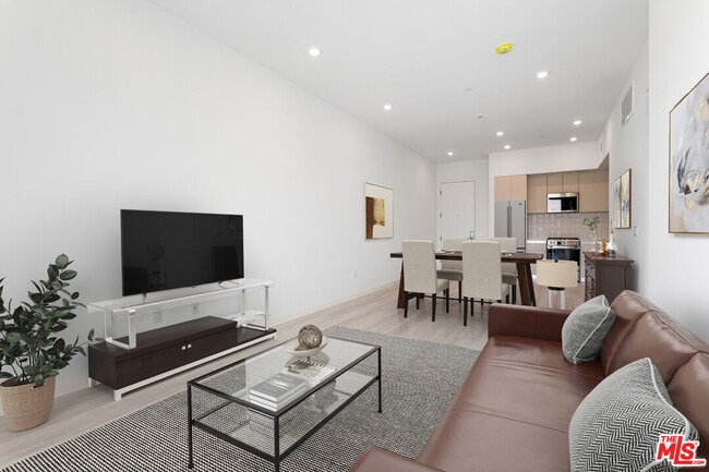 Building Photo - 1650 Sawtelle Blvd Unit 208 Rental