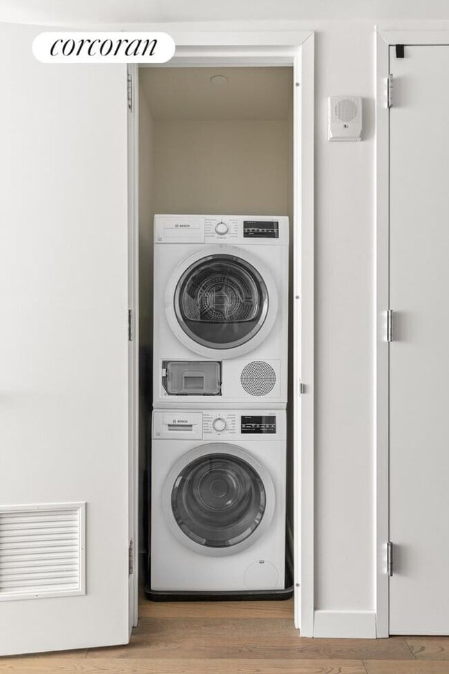 Photo - 505 W 43rd St