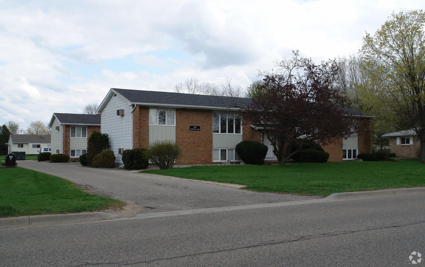 Photo - 510 N Creyts Rd