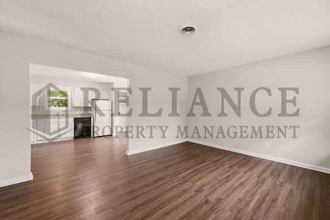 Photo - 903 E Osie St