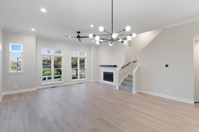 Photo - 841 W 14th Pl