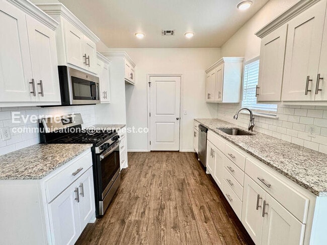 Photo - 321 E Redwood St