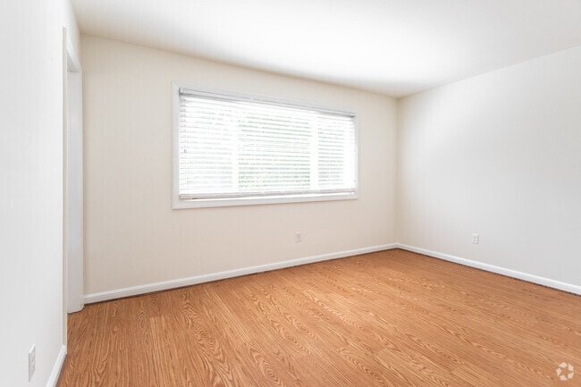 2BR,2BA,-1000SF