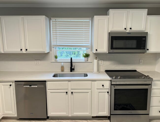 Photo - 2210 Ridgewood Ave