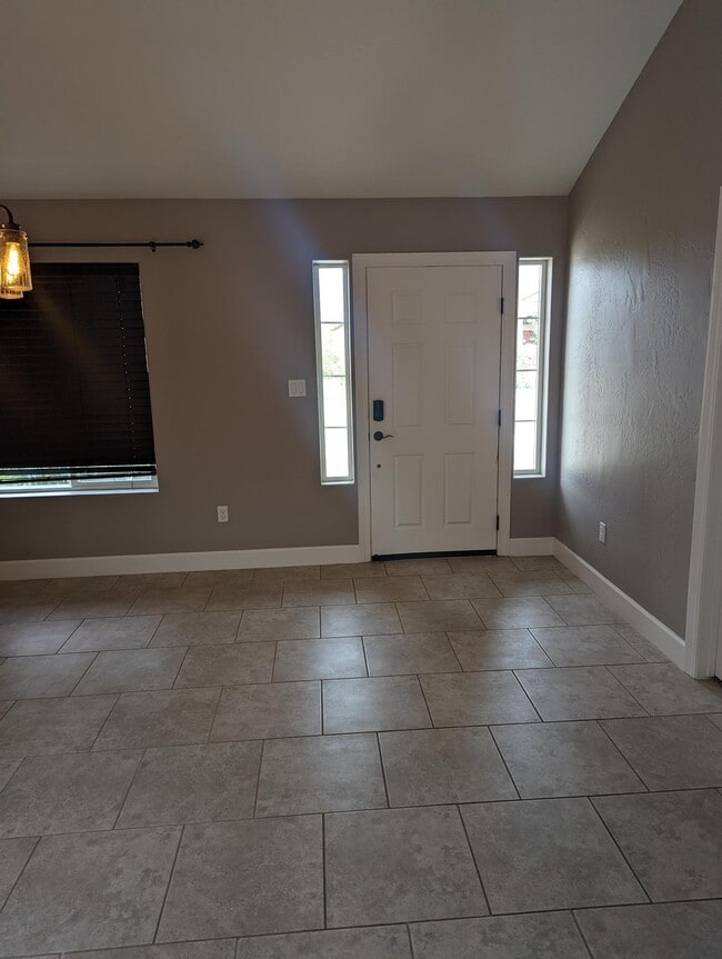 Photo - 814 Shiprock