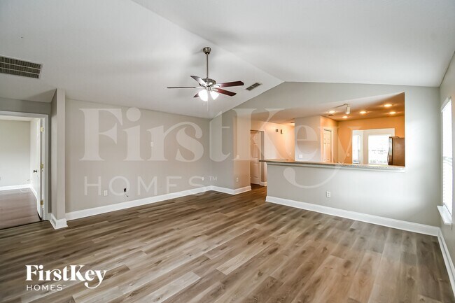 Photo - 8006 Welbeck Ln