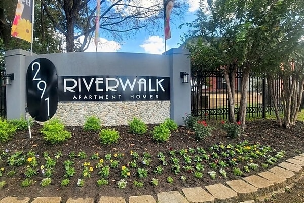 Apartamentos Riverwalk en Conroe, TX - Riverwalk Apartment Homes