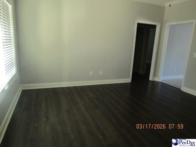 Photo - 1468 Gardener Rd