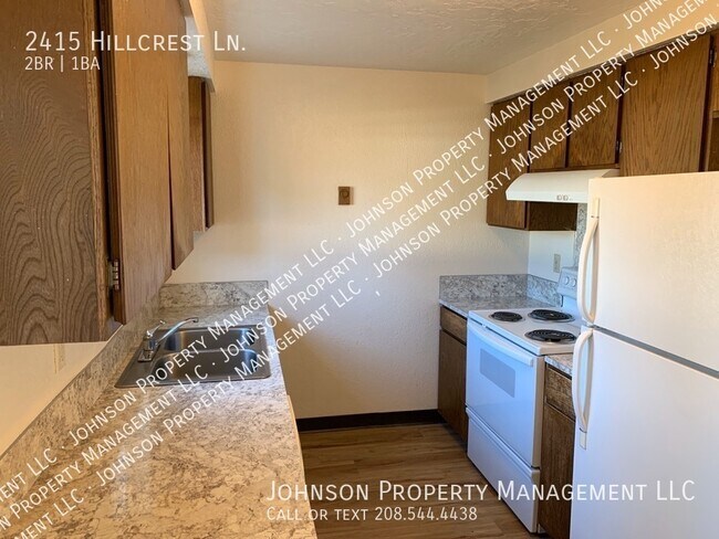 Photo - 2415 Hillcrest Ln Apartamento