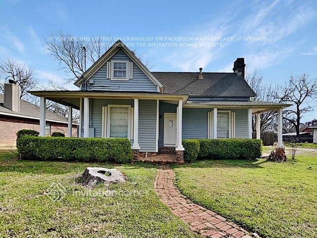 Building Photo - 500 Hill