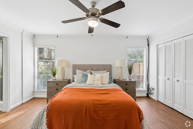2BR, 2BA - 982SF - Primary Bedroom - The Bordeaux