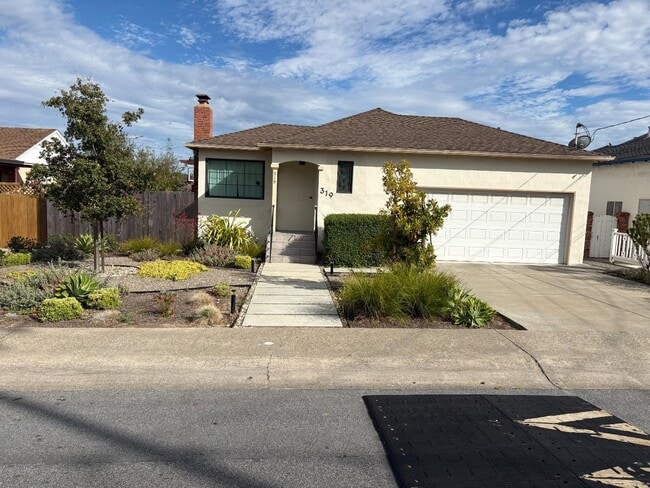 Building Photo - 319 Helen Dr